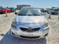 2012 Toyota YARIS фото