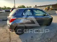 2012 Toyota YARIS фото