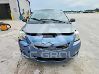 2012 Toyota YARIS фото