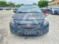2012 Toyota YARIS фото
