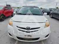 2012 Toyota YARIS фото