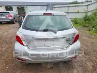 2012 Toyota YARIS фото