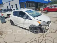 2012 Toyota YARIS фото