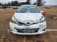 2012 Toyota YARIS фото