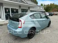 2012 Toyota PRIUS фото