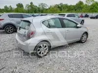 2012 Toyota PRIUS фото
