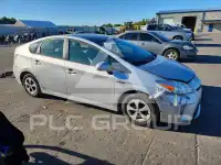 2012 Toyota PRIUS фото