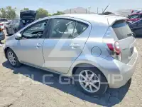 2012 Toyota PRIUS фото