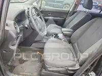 2012 KIA Rondo фото