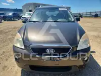 2012 KIA Rondo photo