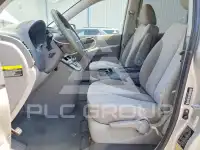 2012 KIA Sedona photo