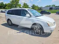 2012 KIA Sedona photo