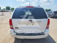 2012 KIA Sedona photo