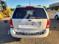 2012 KIA Sedona photo