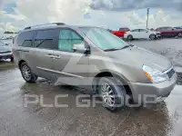 2012 KIA Sedona photo