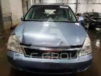 2012 KIA Sedona photo