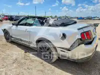 2012 Ford MUSTANG photo