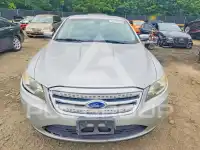 2012 Ford TAURUS фото