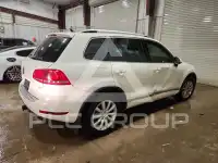 2012 Volkswagen Touareg photo