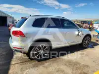 2012 Volkswagen Touareg фото