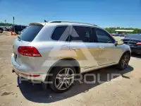 2012 Volkswagen Touareg photo