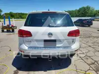 2012 Volkswagen Touareg photo