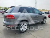 2012 Volkswagen Touareg photo