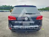 2012 Volkswagen Touareg photo