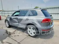2012 Volkswagen Touareg photo