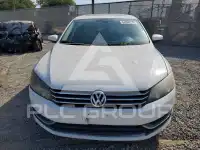 2012 Volkswagen Passat photo