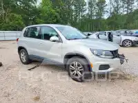2012 Volkswagen Tiguan photo