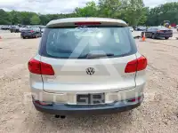 2012 Volkswagen Tiguan photo