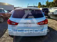 2013 Mitsubishi OUTLANDER photo