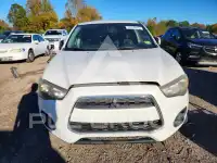 2013 Mitsubishi OUTLANDER photo