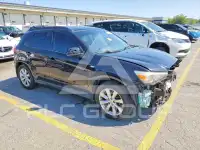 2013 Mitsubishi OUTLANDER photo