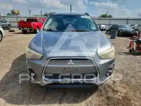 2013 Mitsubishi OUTLANDER фото