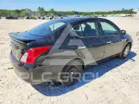 2013 Nissan VERSA photo