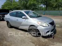 2013 Nissan VERSA photo