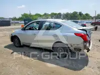 2013 Nissan VERSA photo