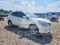 2013 Nissan ROGUE photo