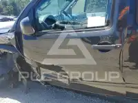 2013 Nissan FRONTIER photo