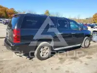 2013 Chevrolet Suburan photo