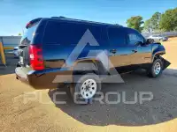 2013 Chevrolet Suburan photo