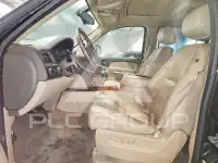 2013 Chevrolet Suburan photo