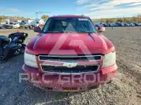 2013 Chevrolet Suburan photo