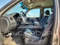 2013 Chevrolet Suburan photo