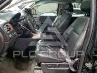 2013 Chevrolet Suburan photo