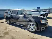 2013 Chevrolet Suburan photo