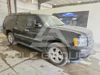 2013 Chevrolet Suburan photo
