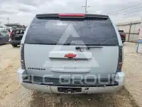 2013 Chevrolet Suburan photo